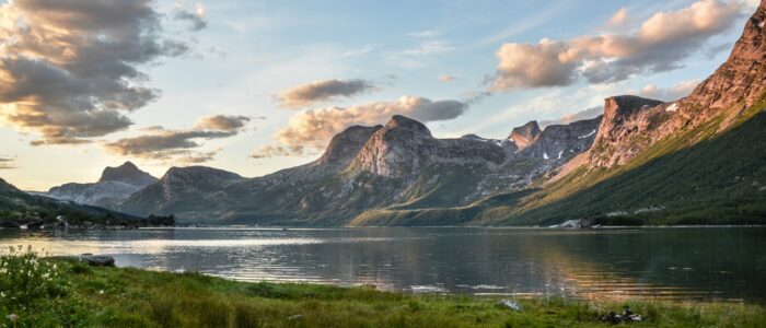 mountain and lake at sunset 135157.jpg